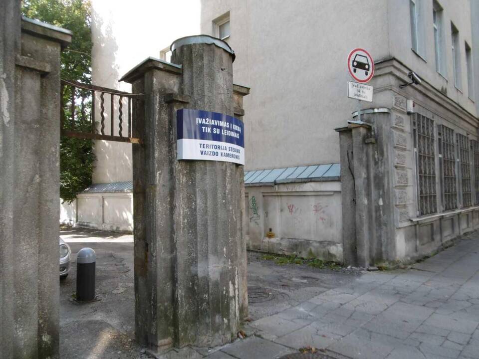 Architektūra: Inžinierių valdybos rūmai statyti pagal tipinį projektą, kuriam nusižengus pastatas išaugo vienu aukštu.
