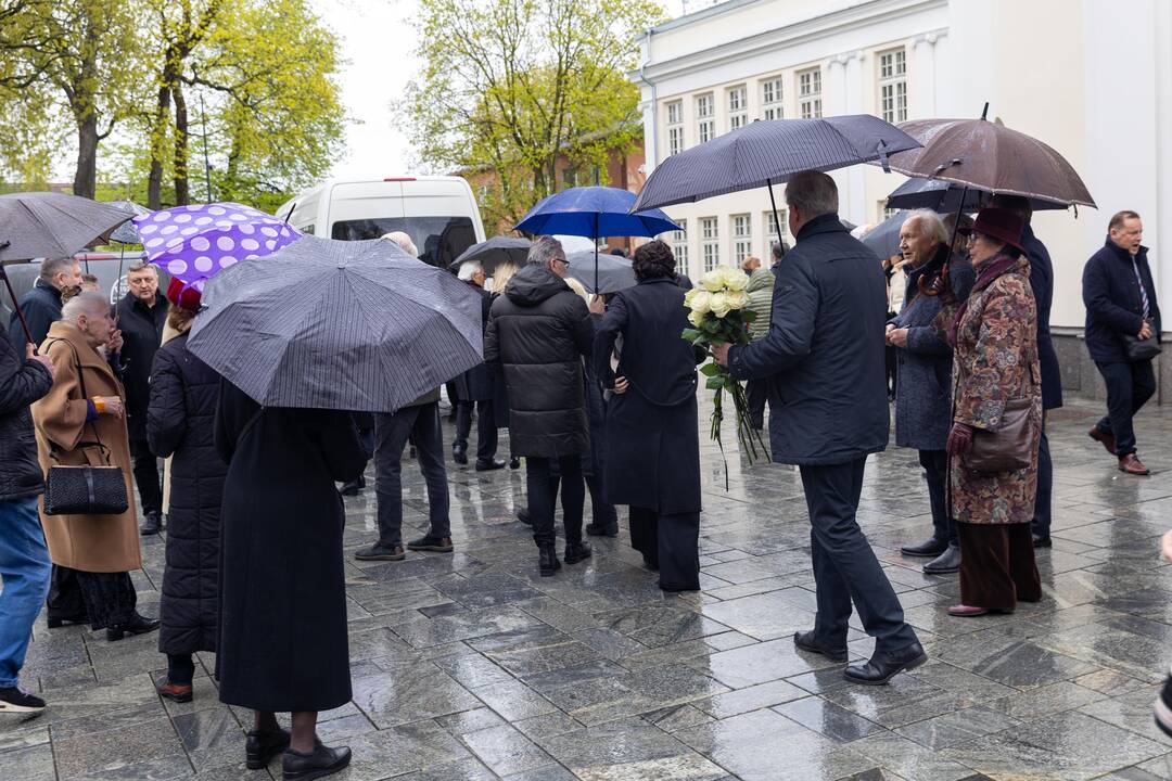 Atsisveikinimas su primadona D. Dirginčiūte-Tamuliene