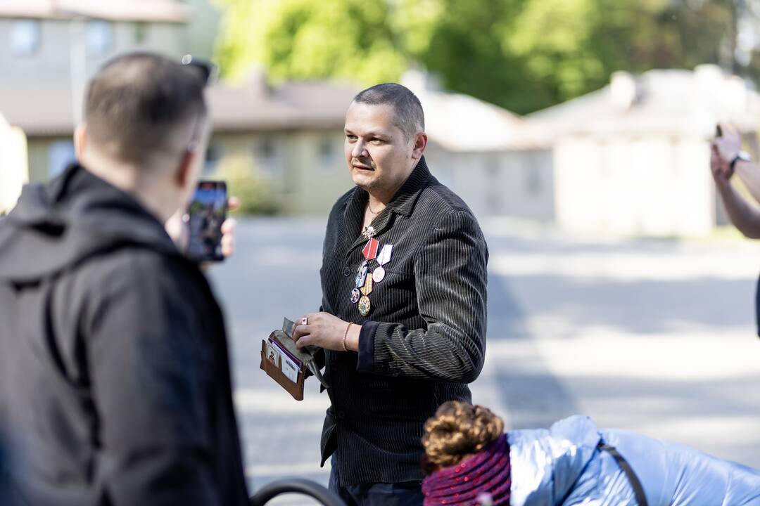 Antakalnio kapinėse – švenčiantieji Pergalės dieną