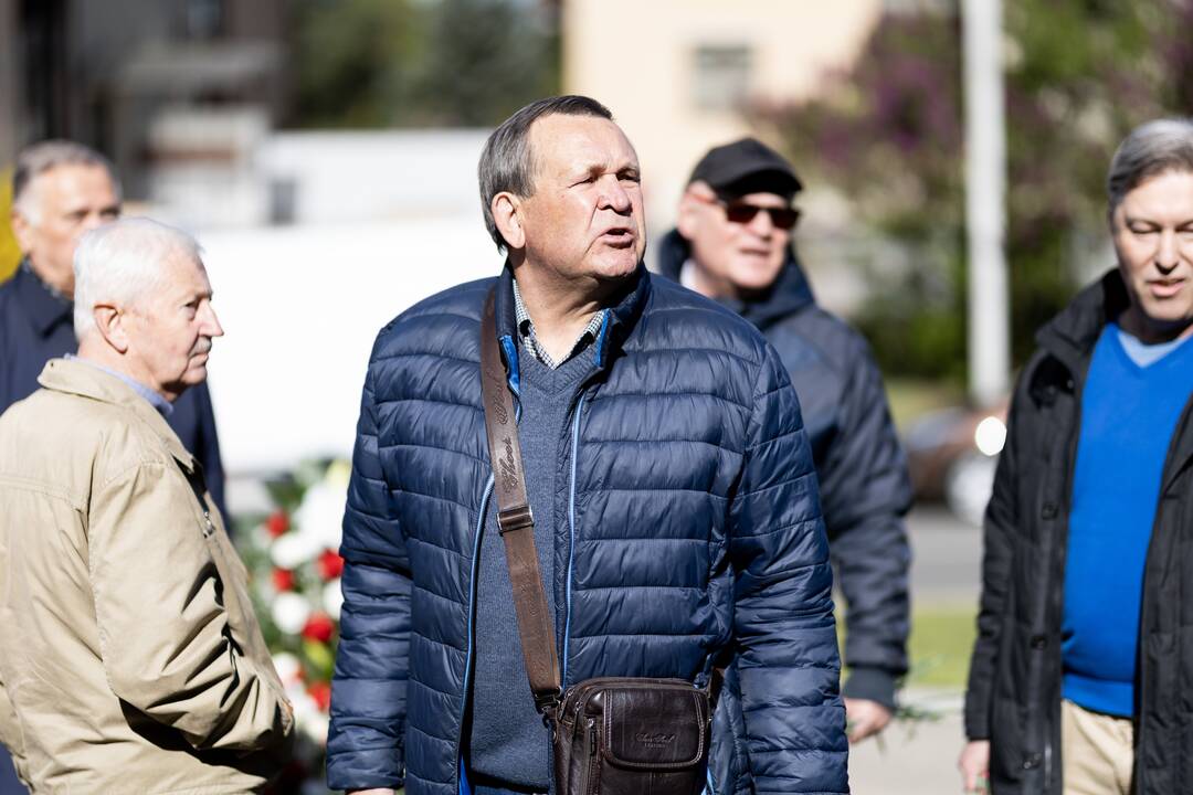 Antakalnio kapinėse – švenčiantieji Pergalės dieną