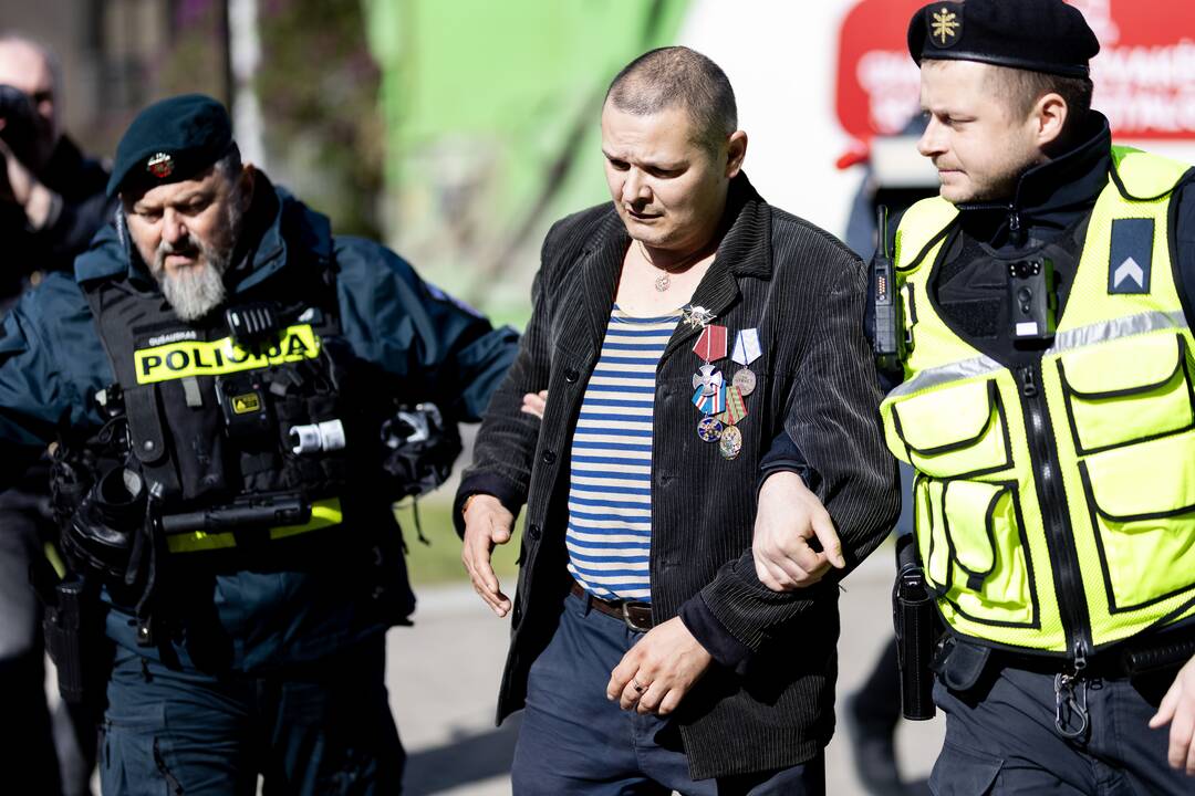 Antakalnio kapinėse – švenčiantieji Pergalės dieną