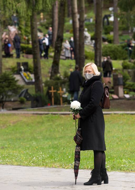 KTU gimnazijos įkūrėjas B. Burgis atgulė amžinojo poilsio