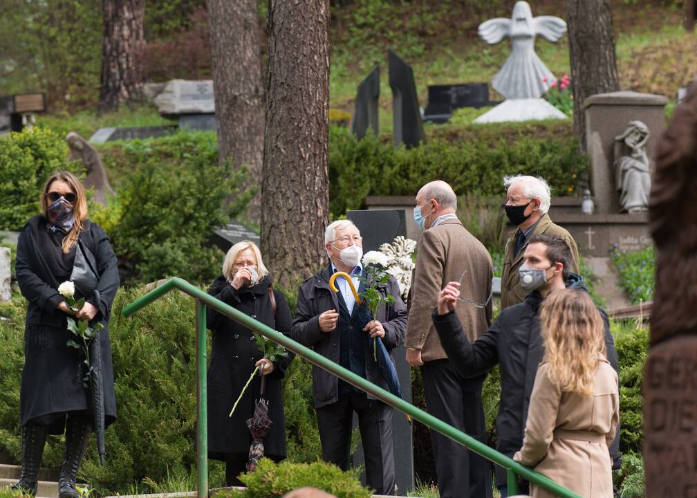 KTU gimnazijos įkūrėjas B. Burgis atgulė amžinojo poilsio