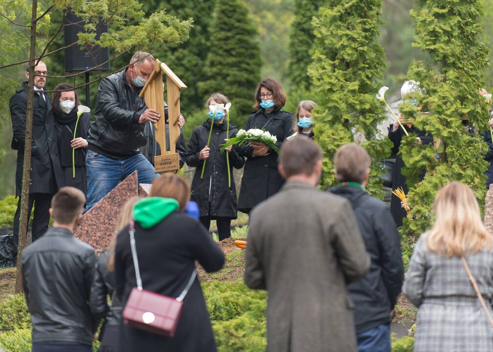 KTU gimnazijos įkūrėjas B. Burgis atgulė amžinojo poilsio