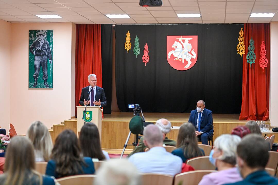 Prezidento dėmesys patriotiškumui Garliavos J. Lukšos gimnazijos Rugsėjo 1-osios šventėje