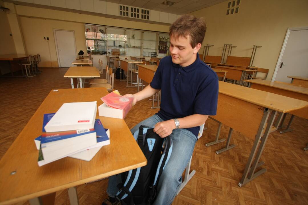 Švietimo atstovai: kartelė dešimtokams – per žema, svarbūs ir asmeniniai pasiekimai