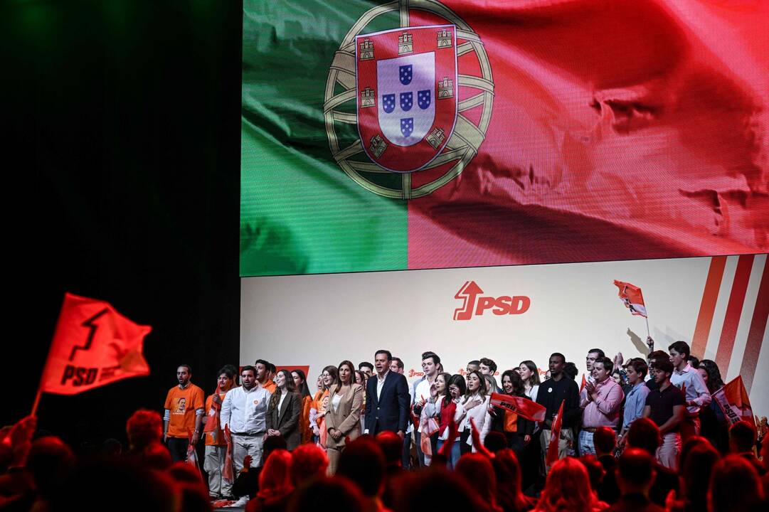 Portugalijoje artėjant pirmalaikiams rinkimams dešinieji išlaiko nedidelį pranašumą