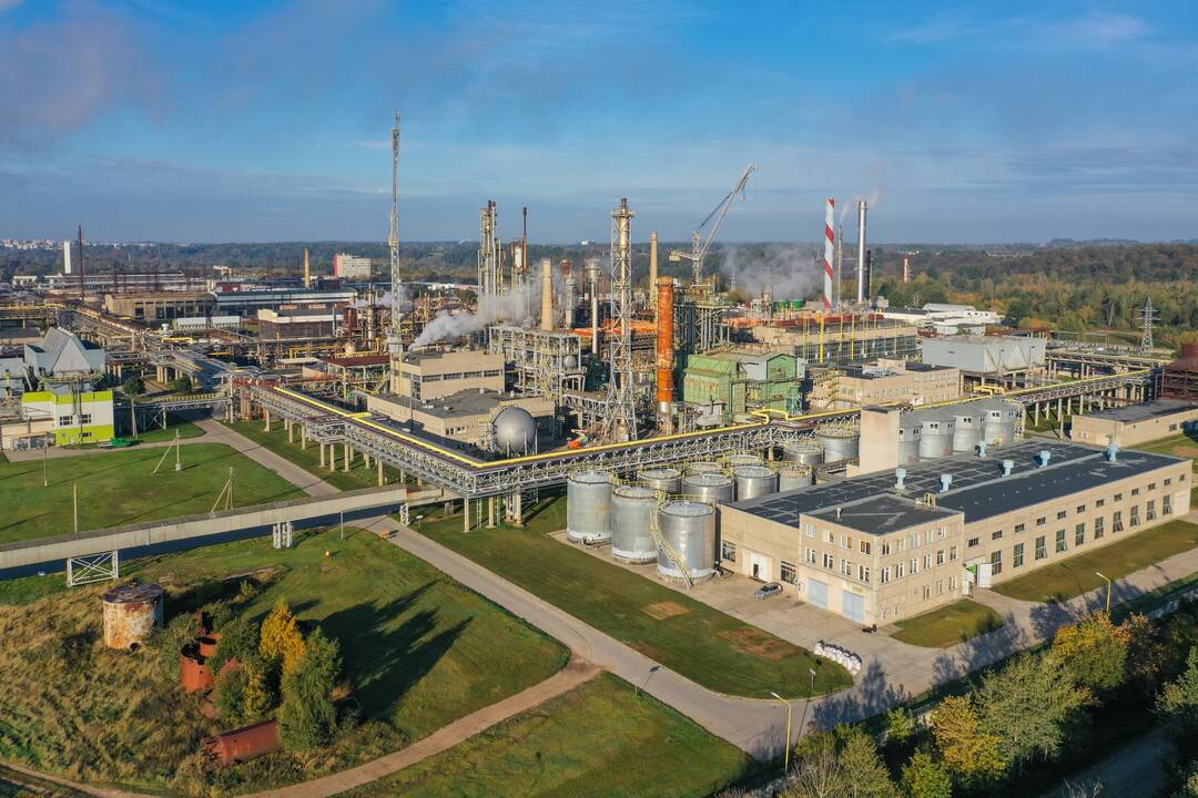 Sprendimas: nuo gruodžio 1 d. valstybei nebefinansuojant COVID-19 testų nevakcinuotiems ir šia liga nepersirgusiems darbuotojams, finansinę privalomų testų naštą prisiėmė „Achema“.