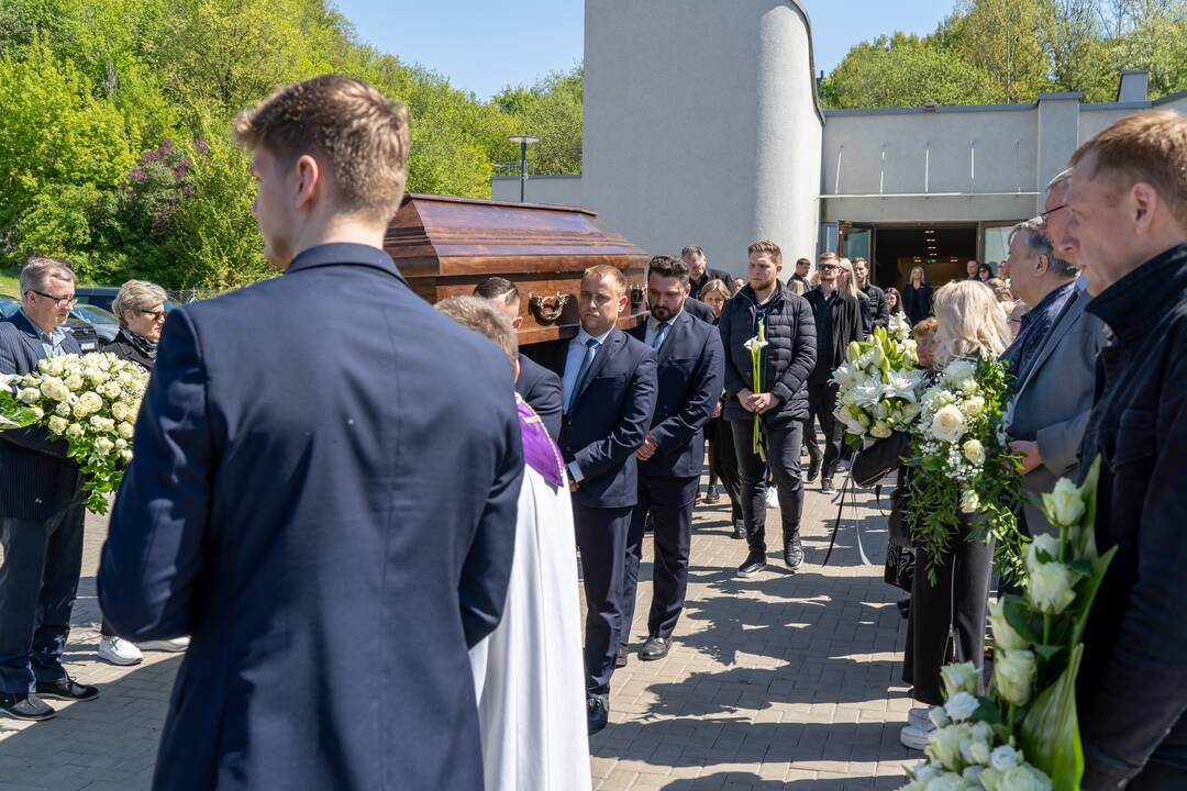 Amžinojo poilsio išlydima M. Sabonienė