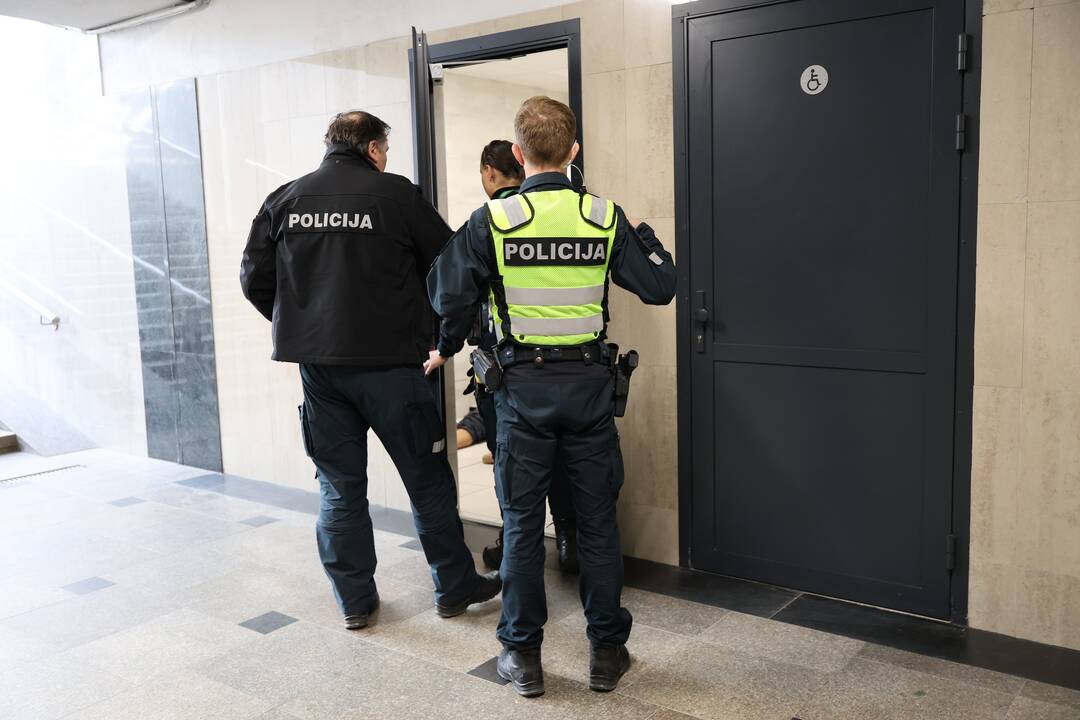 Požeminės perėjos moterų tualete mirė vyras