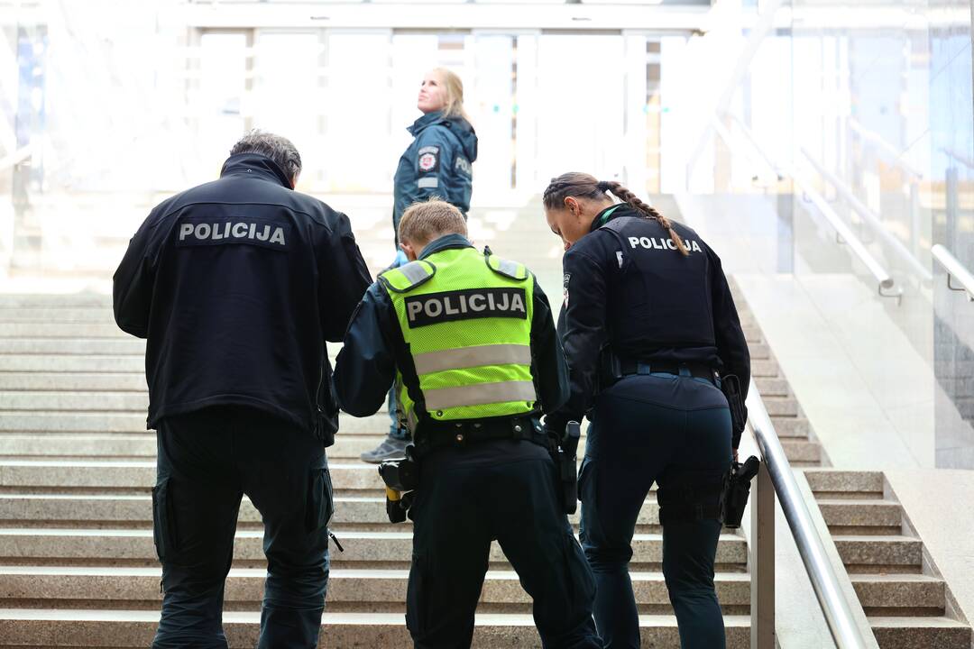 Požeminės perėjos moterų tualete mirė vyras