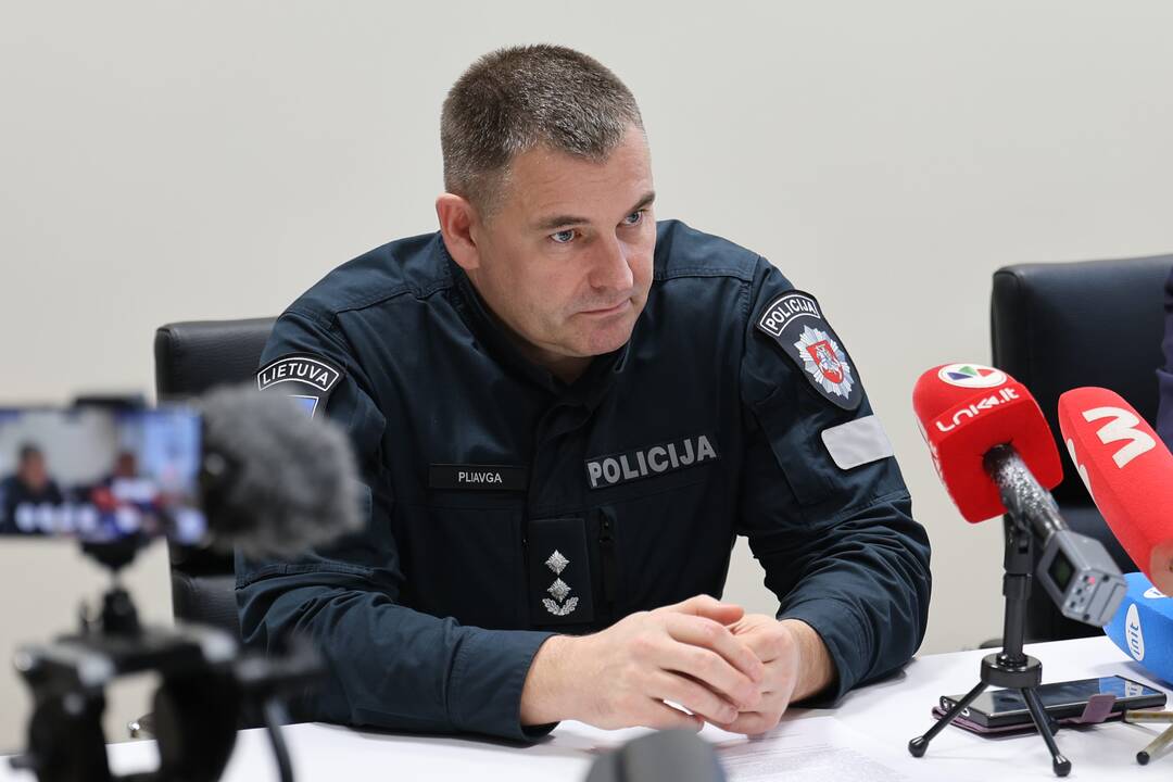 Kauno policijos spaudos konferencija dėl rastų klastočių