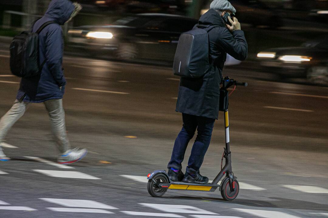 Vilnietis kreipėsi į policiją: iš požeminio garažo sandėliuko pavogtas jo elektrinis paspirtukas