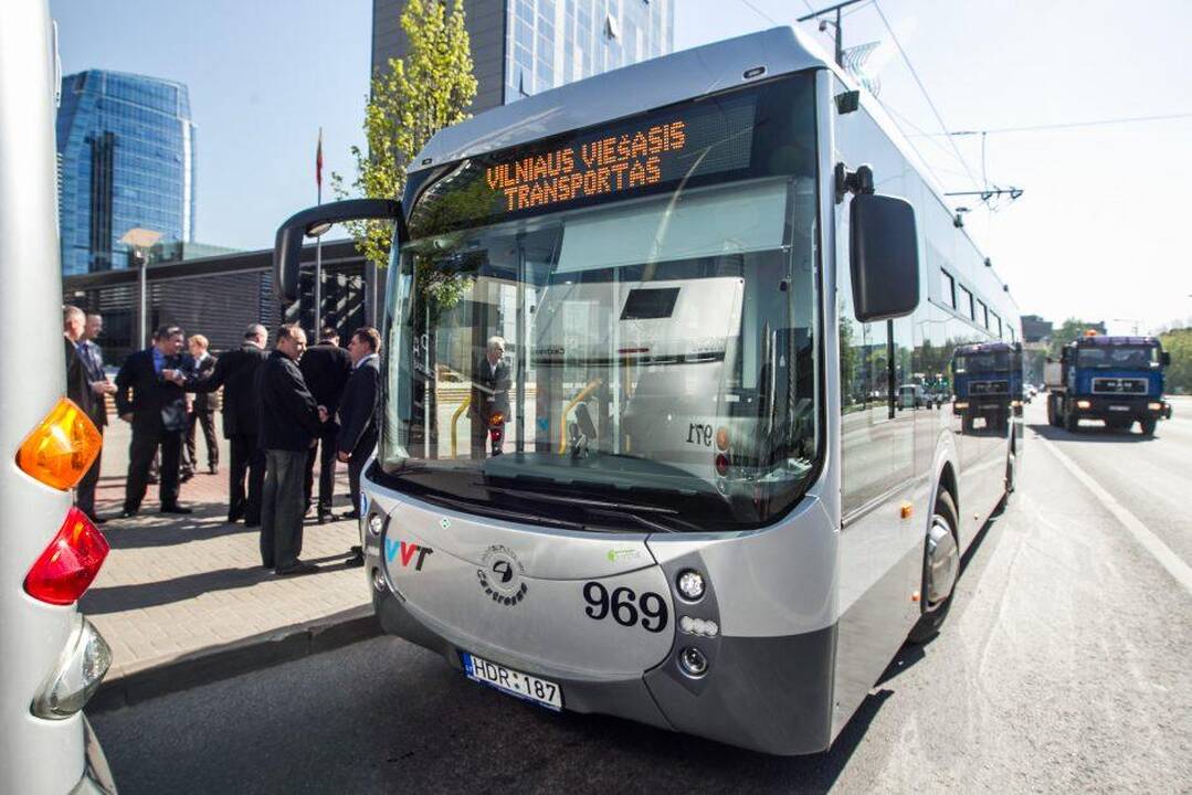 Įsigijusiems mėnesinius traukinių bilietus, Vilniuje – nemokamas transportas