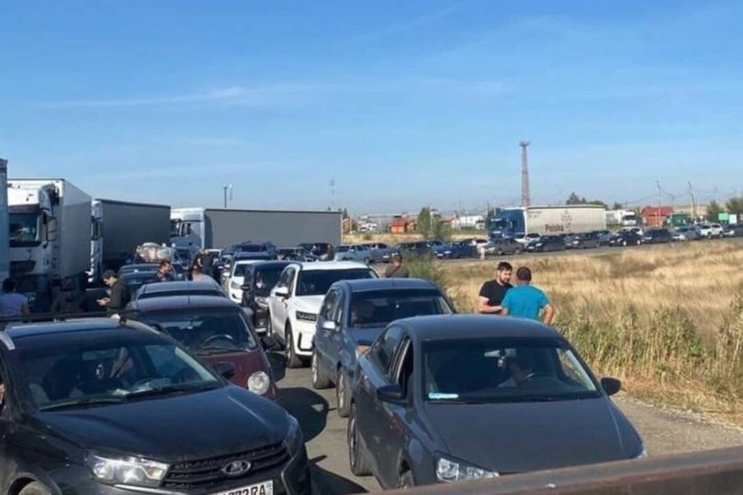 Eilės prie Kazachstano sienos