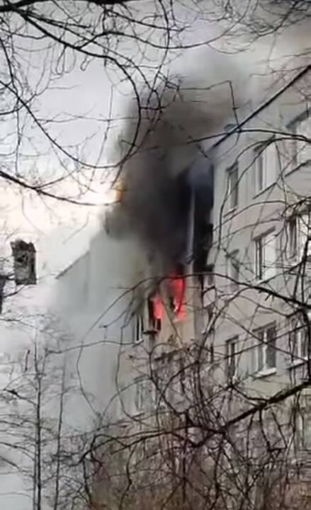 Keturis butus Viršuliškių daugiabutyje surijo liepsnos