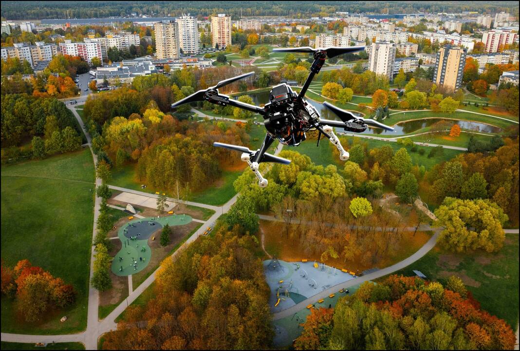 Ragina gyventojus nepanikuoti: trijuose Kauno parkuose skraidys dronai