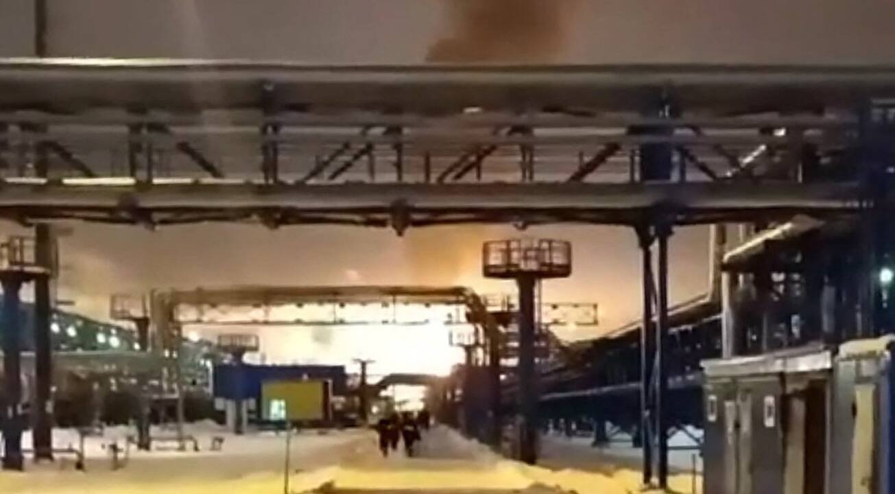 Rusija liepsnoja: netoli Sankt Peterburgo užsidegė gamtinių dujų terminalas