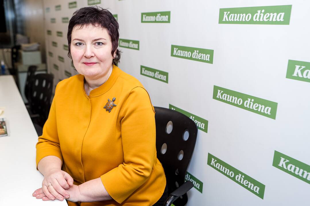Pastebėjimas: L. Jaruševičienė mano, kad ši byla verčia valstybės tarnautojus nedaryti nieko, kas nors šiek tiek gali būti rizikinga.