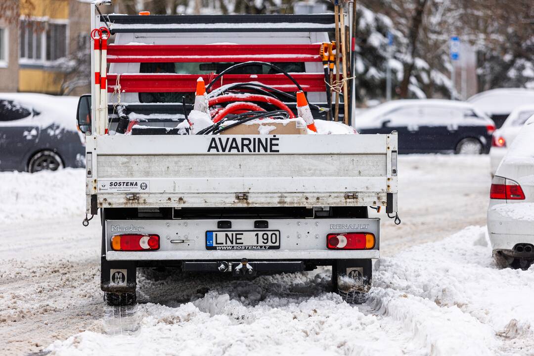 Grigiškių gatvės po nakties pūgos