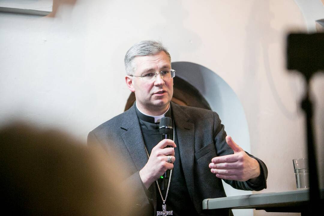 Pašnekovas: K.Kėvalas juokavo, kad vos tik grįžo į Kauną jį užvertė labai žemiški klausimai.