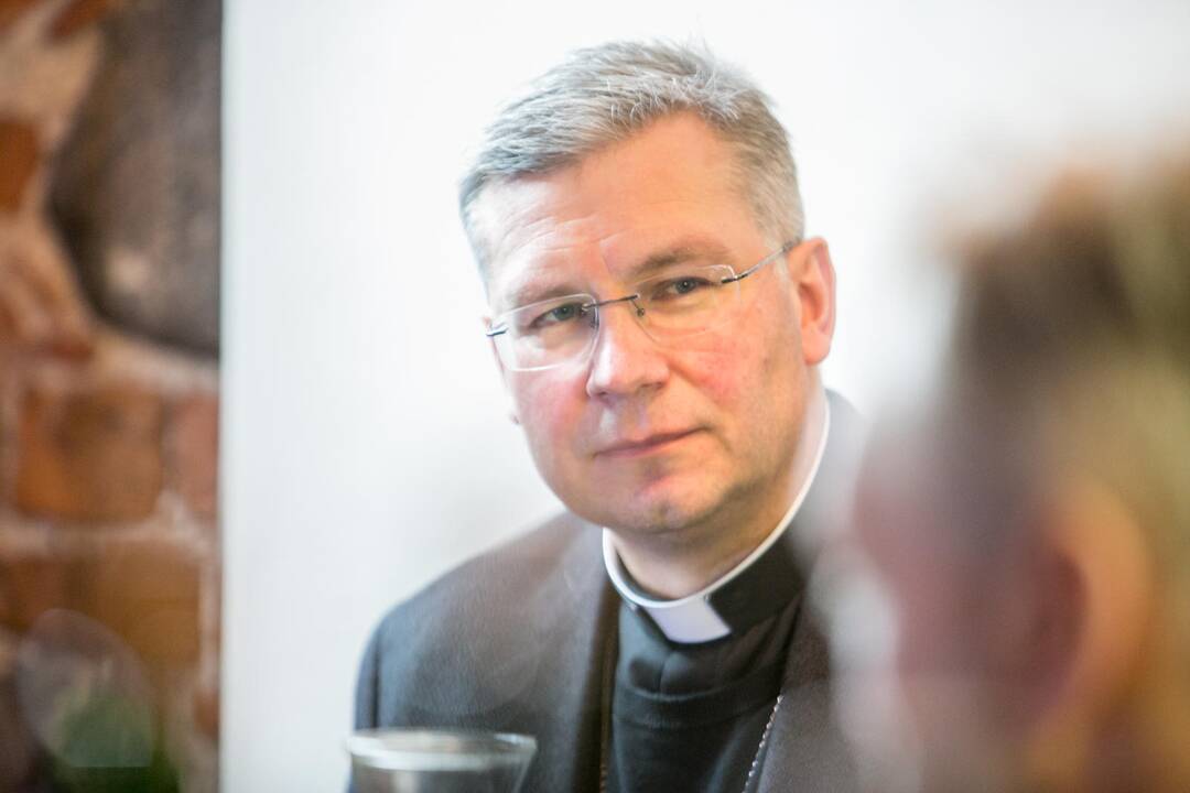 Pašnekovas: K.Kėvalas juokavo, kad vos tik grįžo į Kauną jį užvertė labai žemiški klausimai.