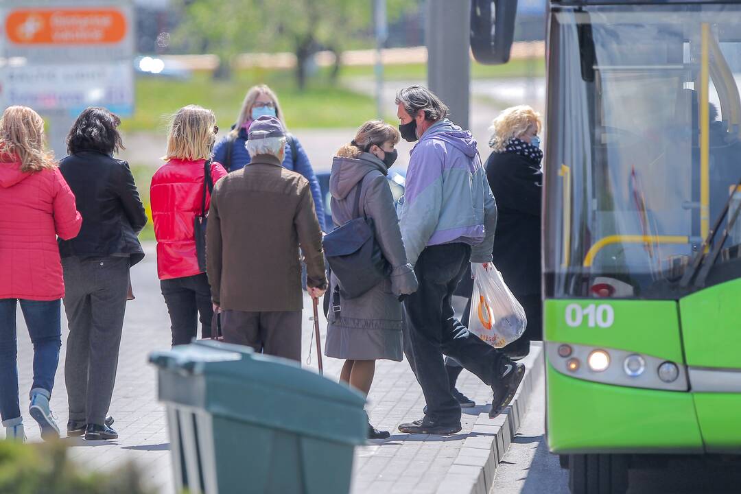 Sumažino: vasarą Vyriausybė buvo numačiusi, kad savivaldybių viešajam transportui kompensuos 8,35 mln. eurų, o liko tik 5,2 mln. eurų.