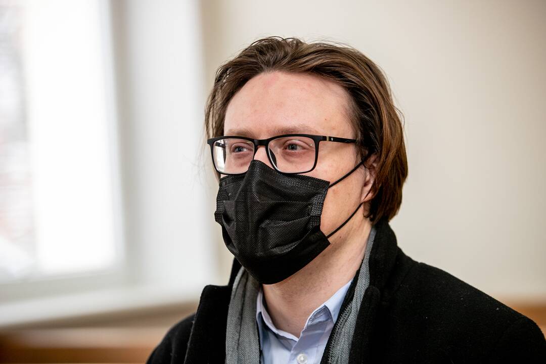 Metamorfozė: ikiteisminio tyrimo metu atkakliai tylėjęs T.Džiuga teisme kaltės neneigė ir gailėjosi dėl savo poelgio.