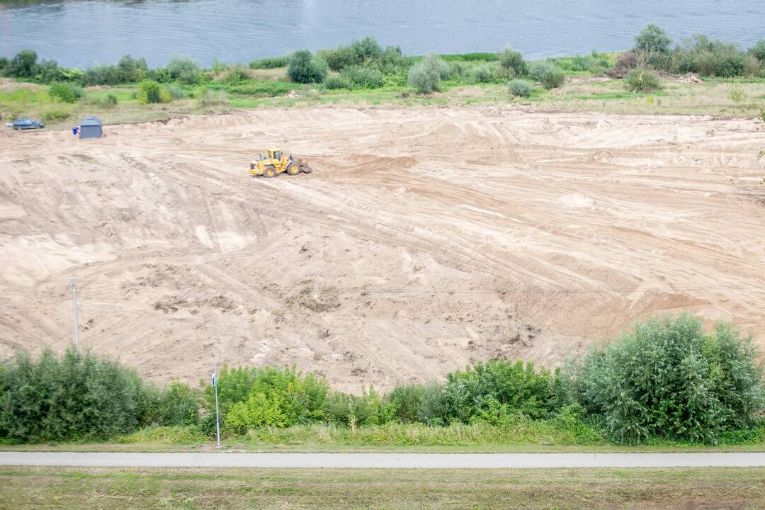 Panorama: baiminamasi, kad nuo piliakalnio atsivers vaizdas ne į Nemuną, o į naujas statybas.