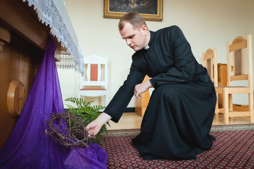 Pasiruošimas: V.Lizdenis primena, kad laukiant šv.Velykų reikia pasidomėti, apie ką ši šventė, kas yra Dievo ir žmogaus santykis, kas yra Kristus.