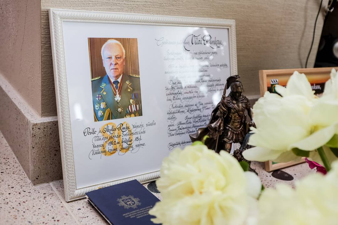 Nenutolo: atsisveikinęs su aktyvia tarnyba V.Rimkus pasinėrė į švietėjišką veiklą.