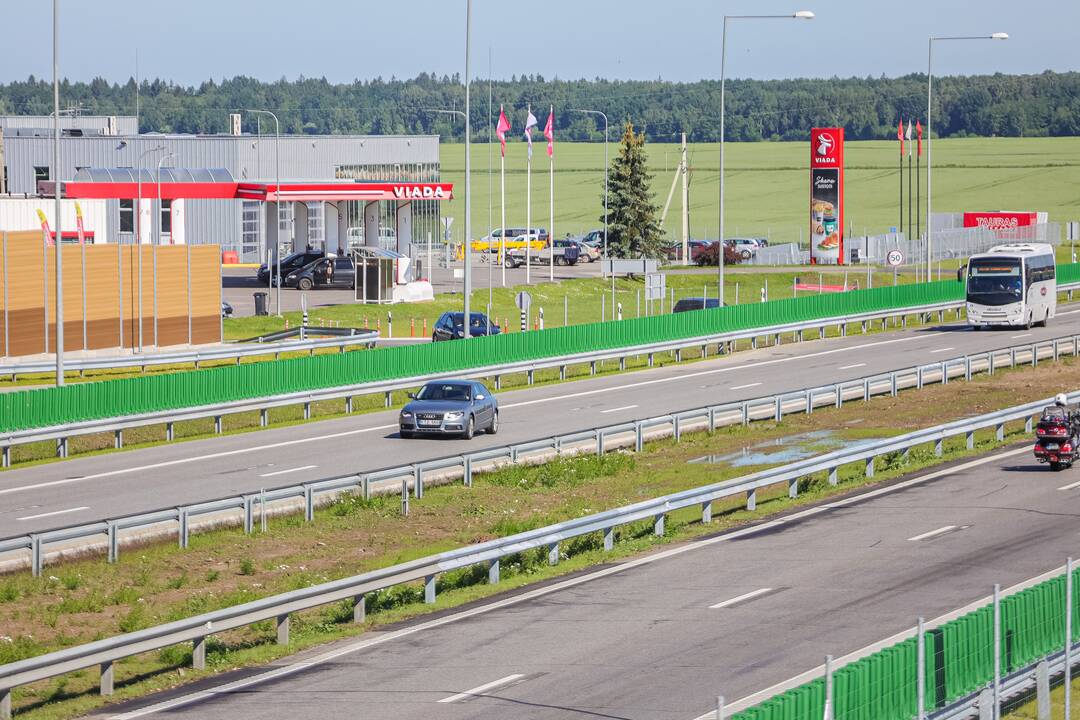 Saugumas: naujas viadukas ir jungiamieji keliai leidžia saugiai A1 kelyje apsisukti ir pasiekti Giraitę ir Užliedžius.