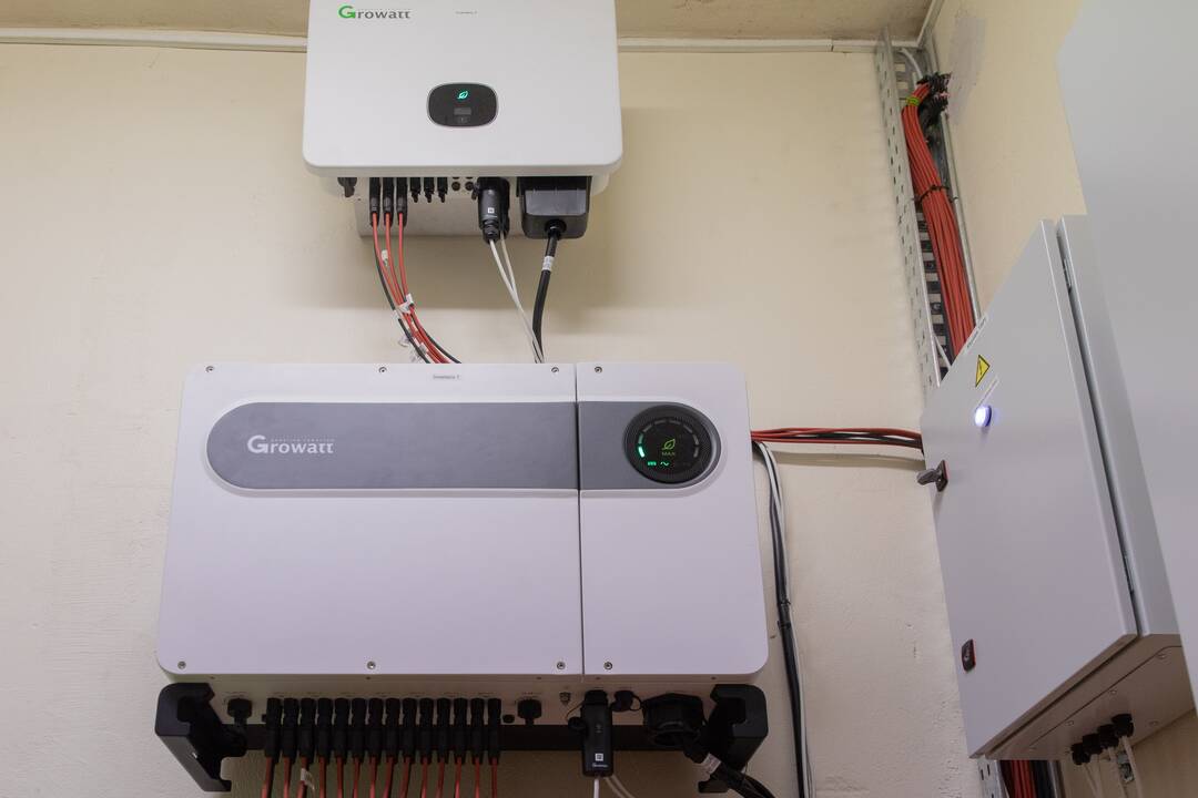 Atsinaujino: „Vyturio“ gimnazijoje prieš šiuos mokslo metus įrengta saulės elektrinė.