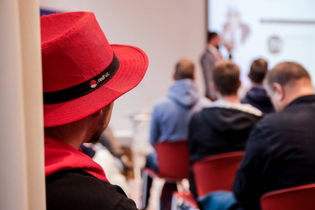 Tikslas: „Red Hat“ ir KITM sukuria galimybę moksleiviams susitikti su verslo atstovais, naudojančiais atvirojo kodo programinę įrangą.
