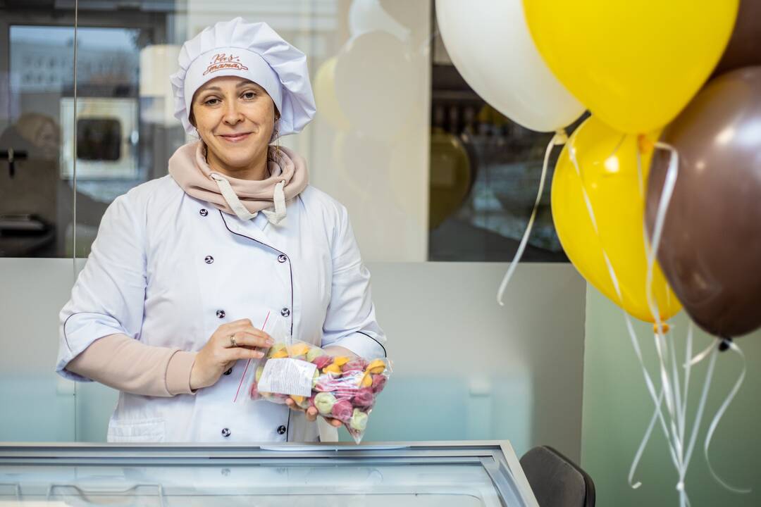 Veikli: N. Faier ir vadovauja, ir gamina, ir su klientais bendrauja.