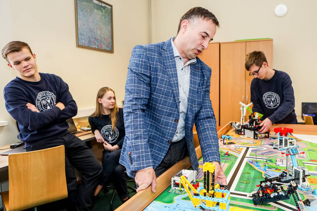 Jaudulys: pasiruošti liko visai nedaug laiko – balandžio gale „LITBOT 100“ komandos laukia ilga kelionė ir atkakli kova.