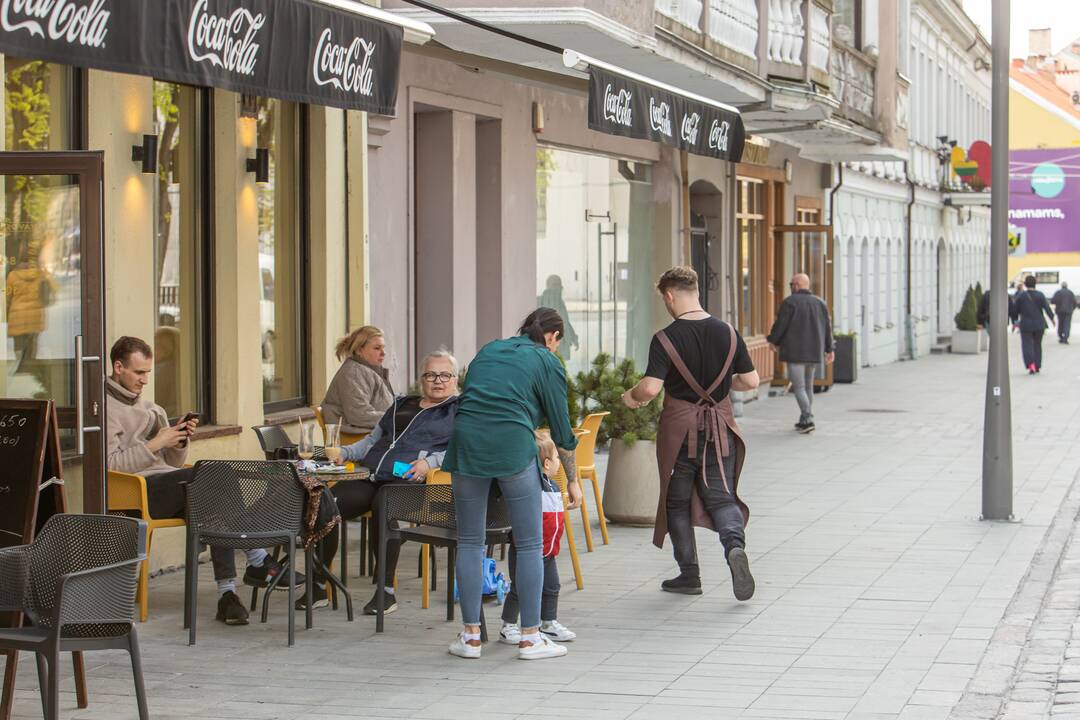 Kaune įsibėgėja lauko kavinių sezonas