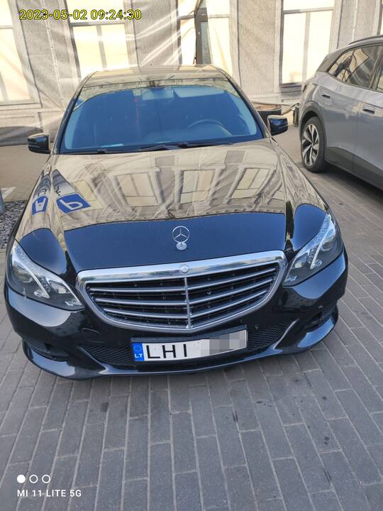 Tendencijos: dažnai pasitaiko, kad neįgaliųjų korteles naudoja prabangių automobilių vairuotojai, statydami automobilius brangiausiose zonose.