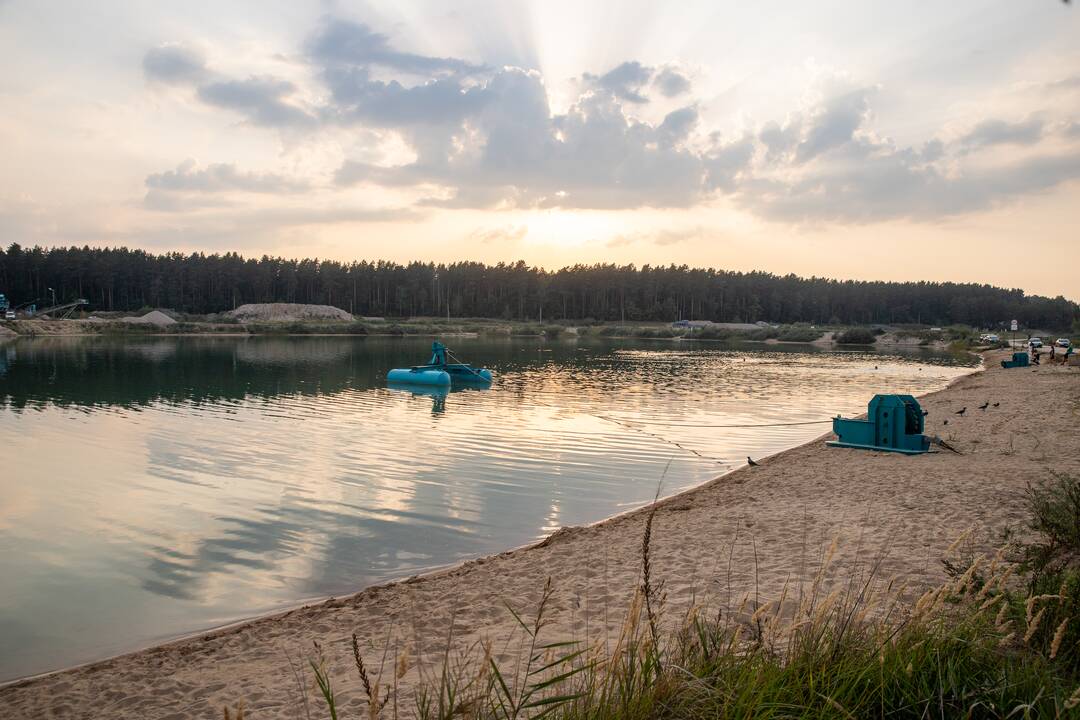 Neramu: vietiniai gyventojai pasipiktino Vaišvydavos karjere vykdytomis pratybomis, dėl jų metu naudoto katerio žmonės nesijautė saugūs.