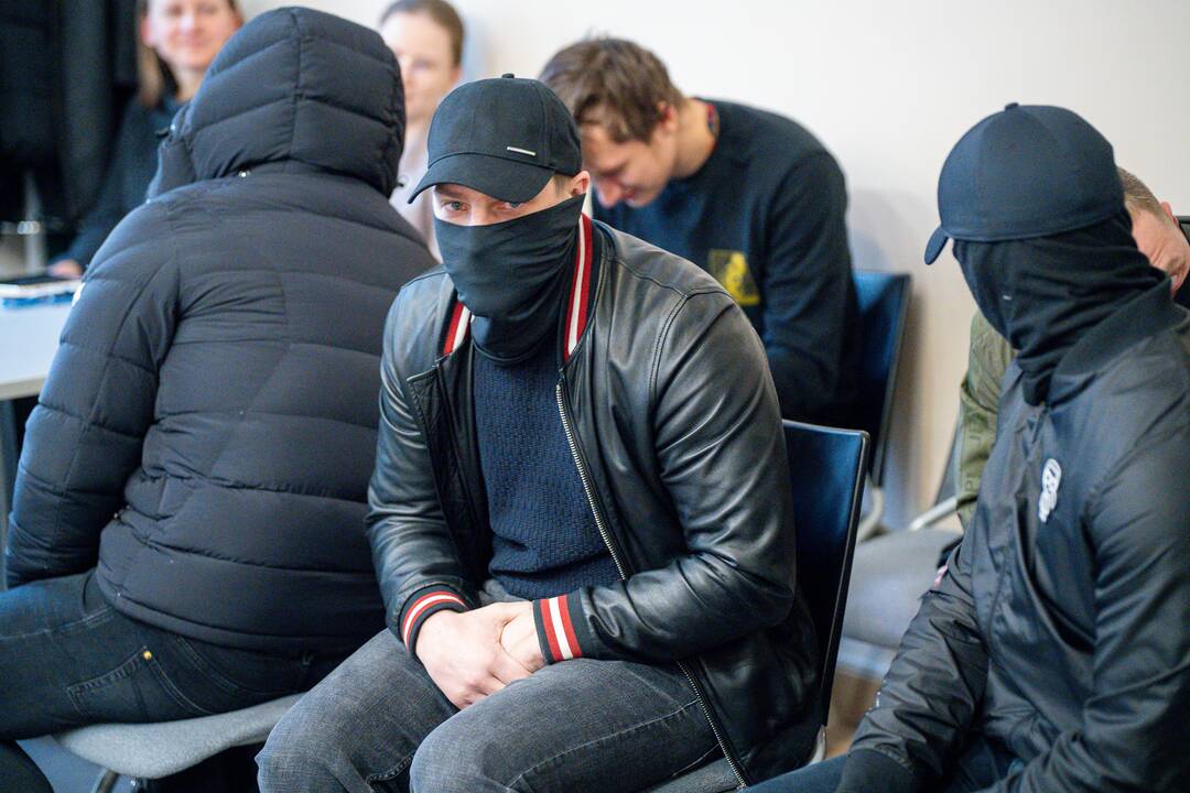 Egidijus Smailys (centre)