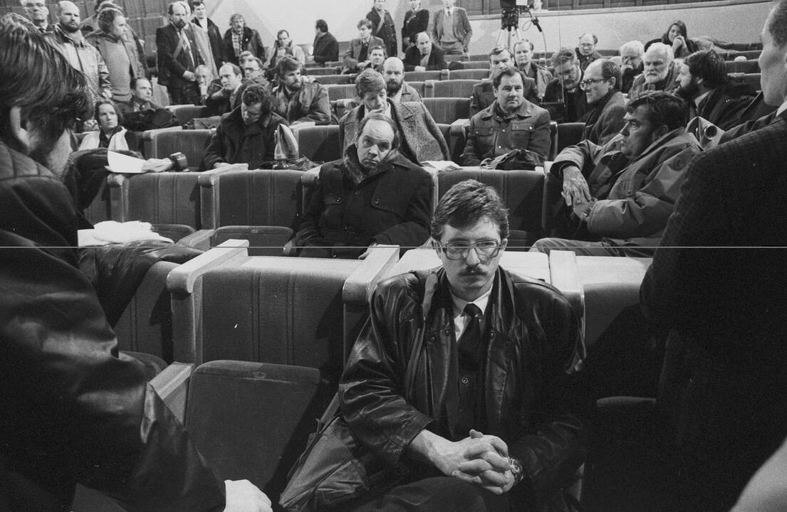 Istorija: 1991 m. A.Butkevičius parlamentui ginti buvo subūręs apie 2,5 tūkst. žmonių.