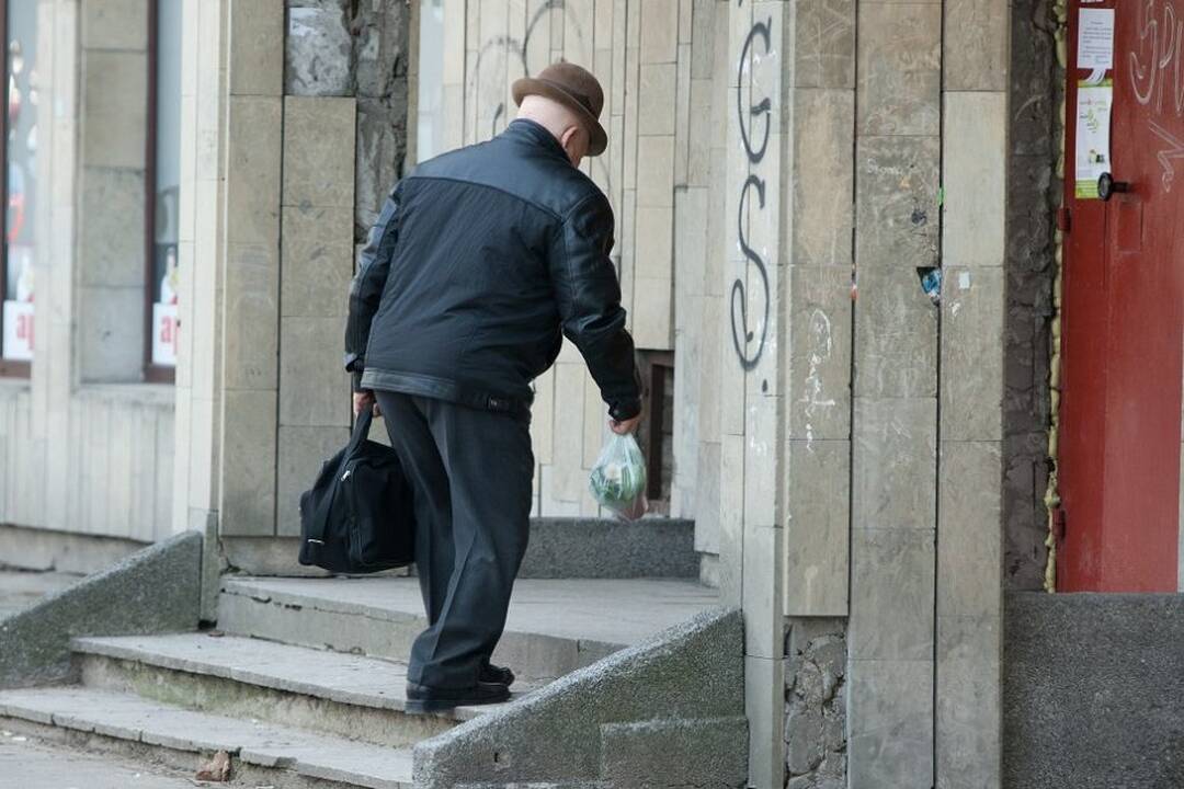 Situacija: artimieji įtaria, kad garbaus amžiau pakaunės gyventojas buvo apnuodytas, todėl nesipriešino kitų įtakai ir darė viską, ko jie paprašė, tačiau mažai ką prisiminė.