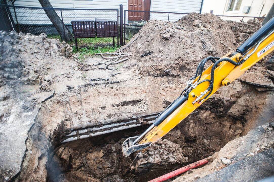 Šalyje plečiamas požeminis elektros tinklas