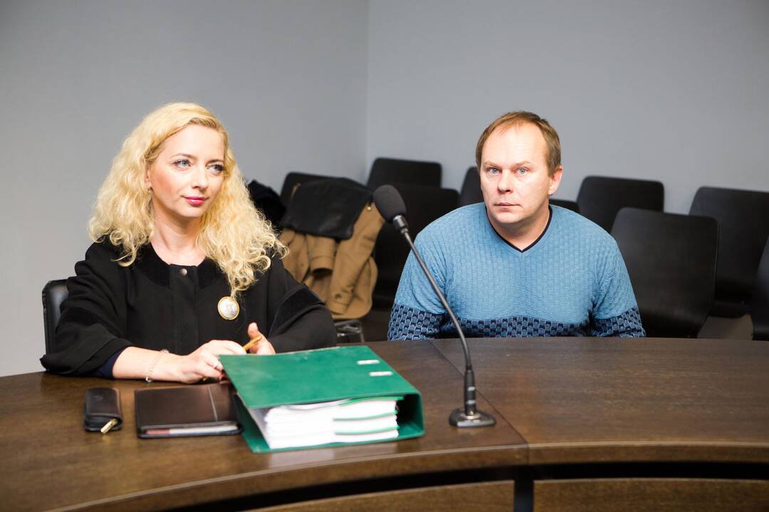 Bagažas: R.Žemaičiui ne kartą teko aiškintis teismuose dėl įsipareigojimų klientams nevykdymo.