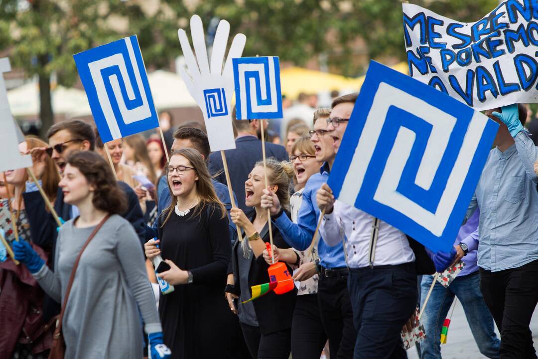 Perspėjimas: ekspertai pataria studentams prieš imant valstybės remiamą paskolą įvertinti, ar šios paskolos apskritai reikia.