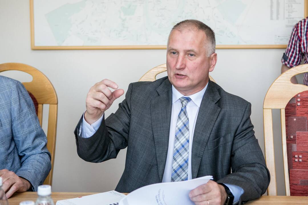 Veikėjas: į Kauno miesto tarybą nusitaikęs buvęs "Kauno vandenų" vadovas L.Baltrėnas figūravo ir garsiojoje korupcijos byloje, tačiau atsakomybės išvengė.