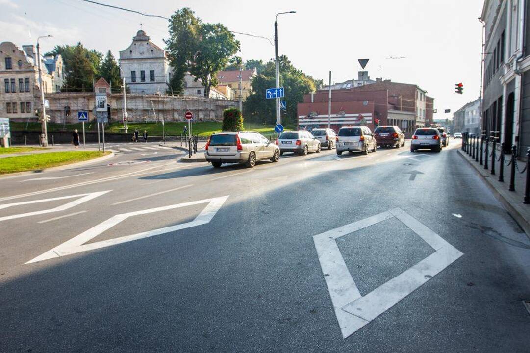 Statistika: prieš pėsčiųjų perėjas įrengti rombai – pasiteisino.