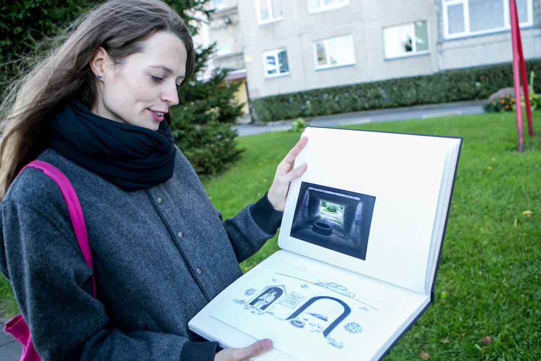 Sentimentai: kai kuriuose kiemuose vis dar galima sutikti sūpynių, menančių Evelinos vaikystę.