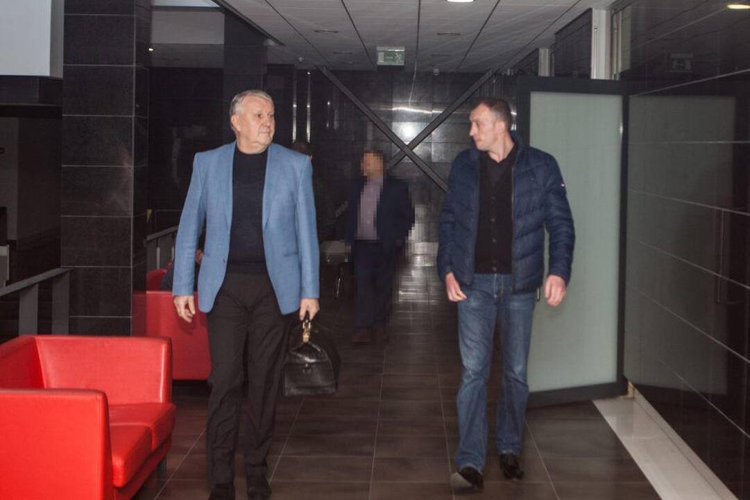 Drąsutis Zagreckas (kairėje) ir Giedrius Valatkevičius (dešinėje) Kauno apygardos teisme