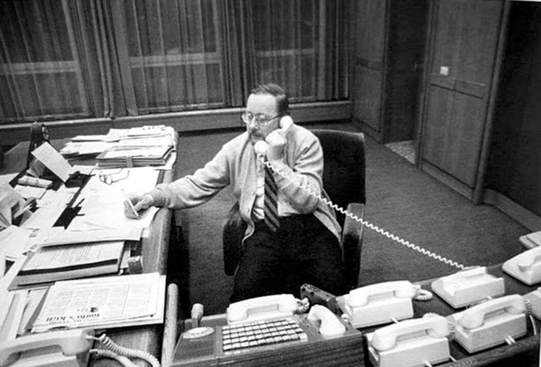 Žiaurumas: bene iškalbingiausias nežmoniškos sovietų agresijos momentas prie TV bokšto Sausio 13-ąją.